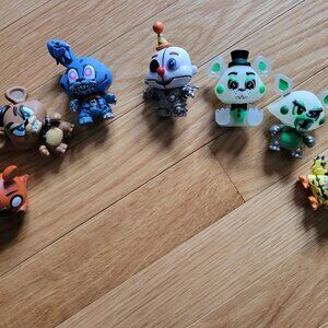 Lot #1 of 5 Nights at Freddy's Characters Funko Pop